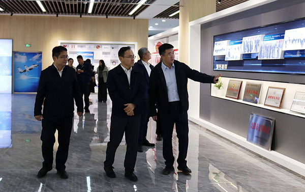 中國(guó)鋼研黨委副書(shū)記、總經(jīng)理高宏斌一行 到航產(chǎn)集團(tuán)調(diào)研